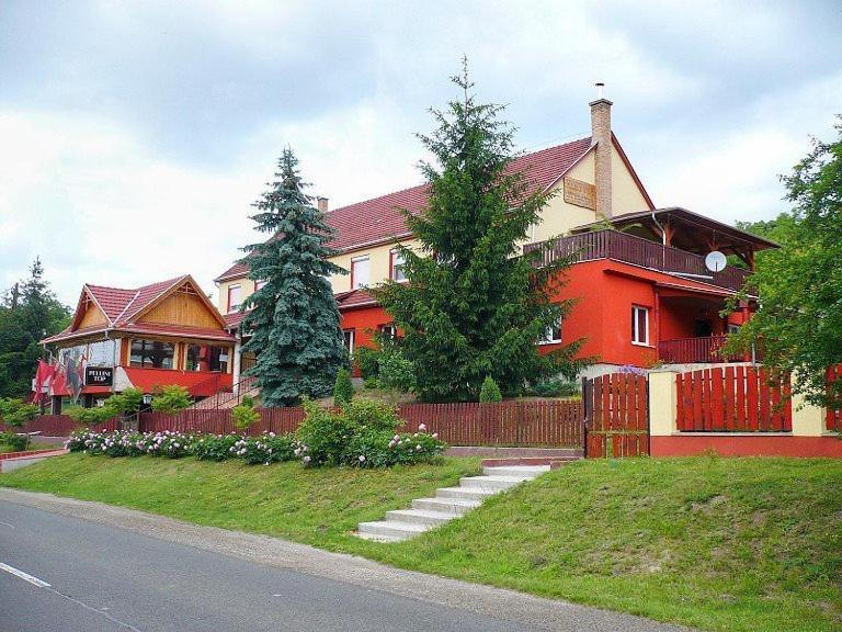 Fenyves Fogado Hotel Szurdokpüspöki Zewnętrze zdjęcie