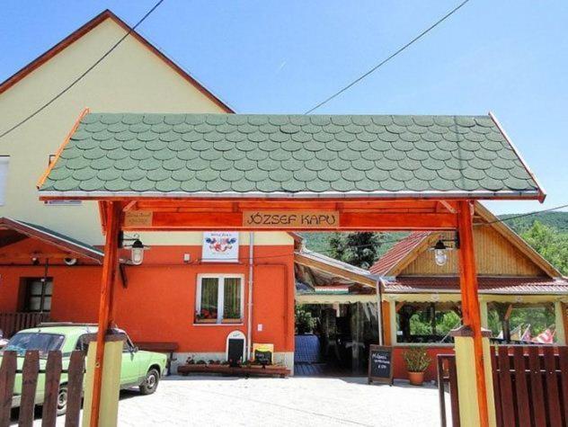 Fenyves Fogado Hotel Szurdokpüspöki Zewnętrze zdjęcie